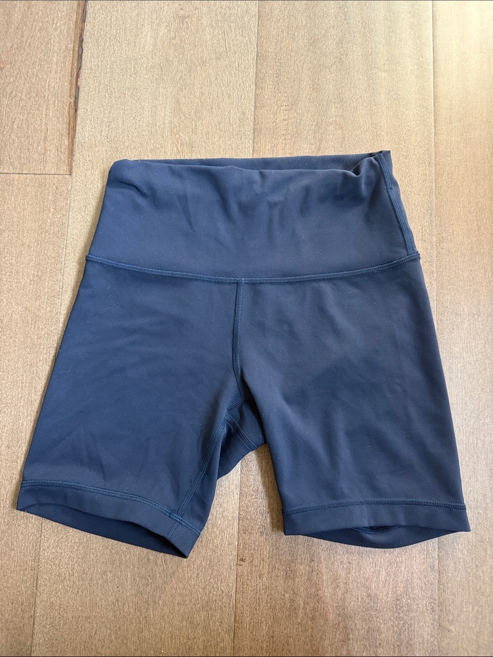 Lululemon Wunder Train 5” Shorts – Navy Blue 💙